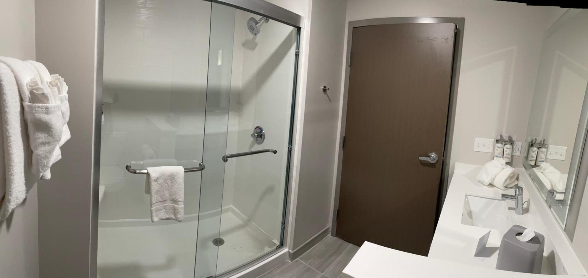 Express & - Grand Haven By Ihg